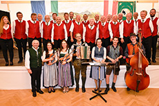 Gruppenfoto und Liederabend 2026